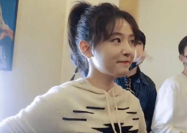 29岁吴倩不再瘦脱相!