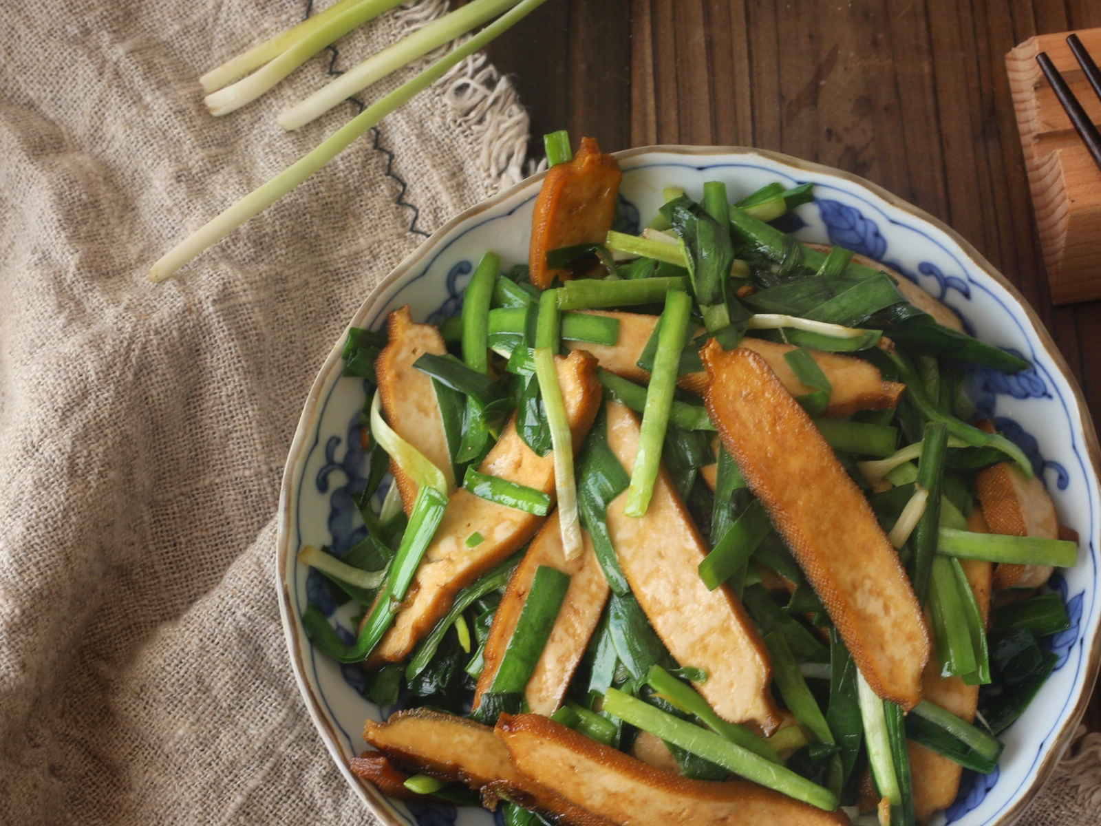 春天,不吃肉也要吃这菜,孩子补钙,女人补血,不懂吃就太可惜了_韭菜
