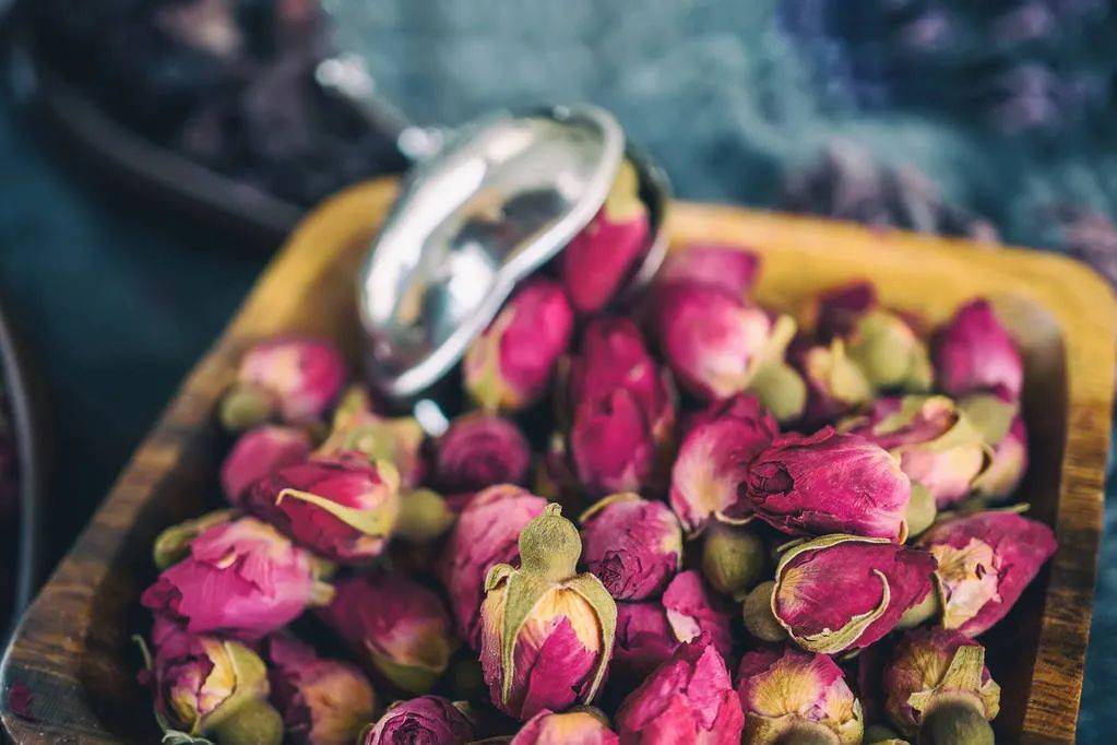 疏肝健脾,祛湿清热,男女都能喝_金银花_玫瑰花_功效