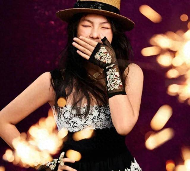 连发7个表情,晒女儿大片,王诗龄与李湘如同复制_时尚_母亲_成长