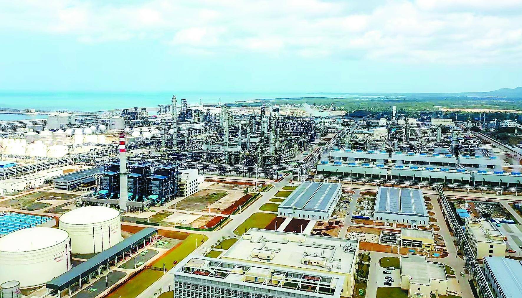 实现液体橡胶,高压医用料等项目高水平一次开车成功,全力推动专精特新