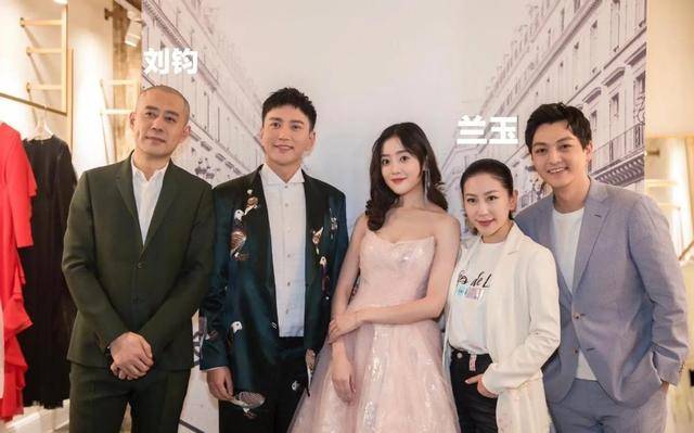 "藏"了这么多年,原来她就是刘钧的妻子,难怪不怕"渣爹"花心_角色_工作