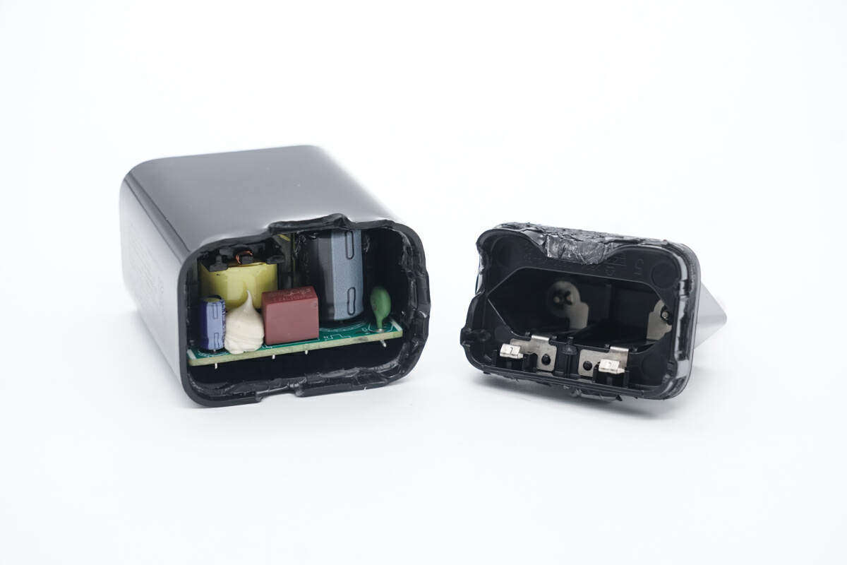 知名上市电源厂生产,拆解一款25w快充充电器看看做工_焊接_模块_输出