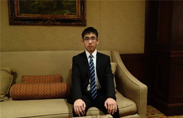 中国人骄傲,少年天才解决全球百年物理难题,曾在麻省理工被嘲笑_曹原