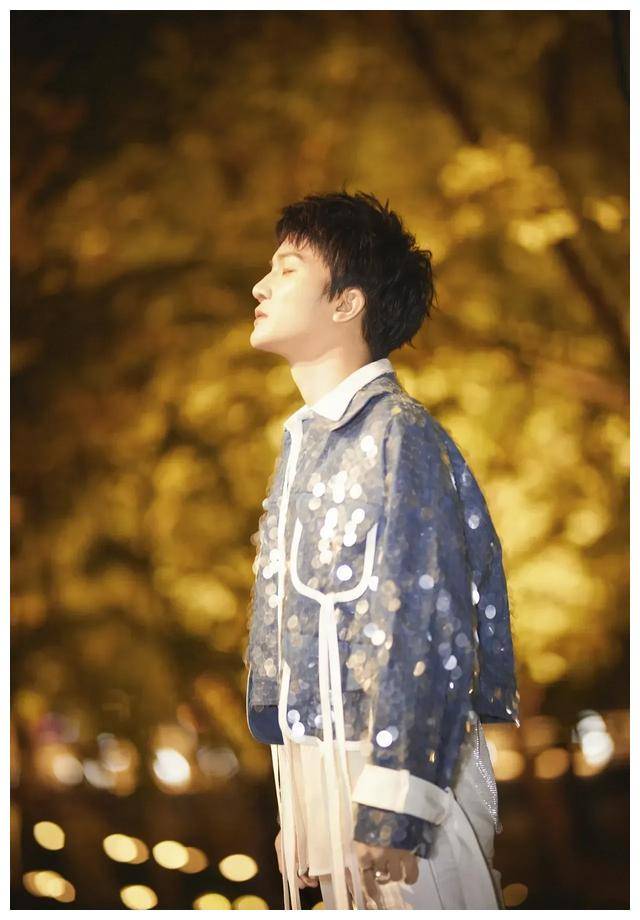 华晨宇:独具特色的音乐人,坚定守护独特风格,努力拓展影响力_情感