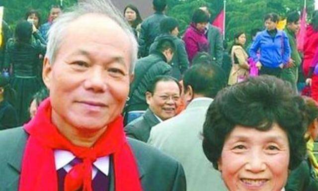 1959年与伟人合照的金童玉女, 长大后结为夫妻, 成中国第一幸运伉俪