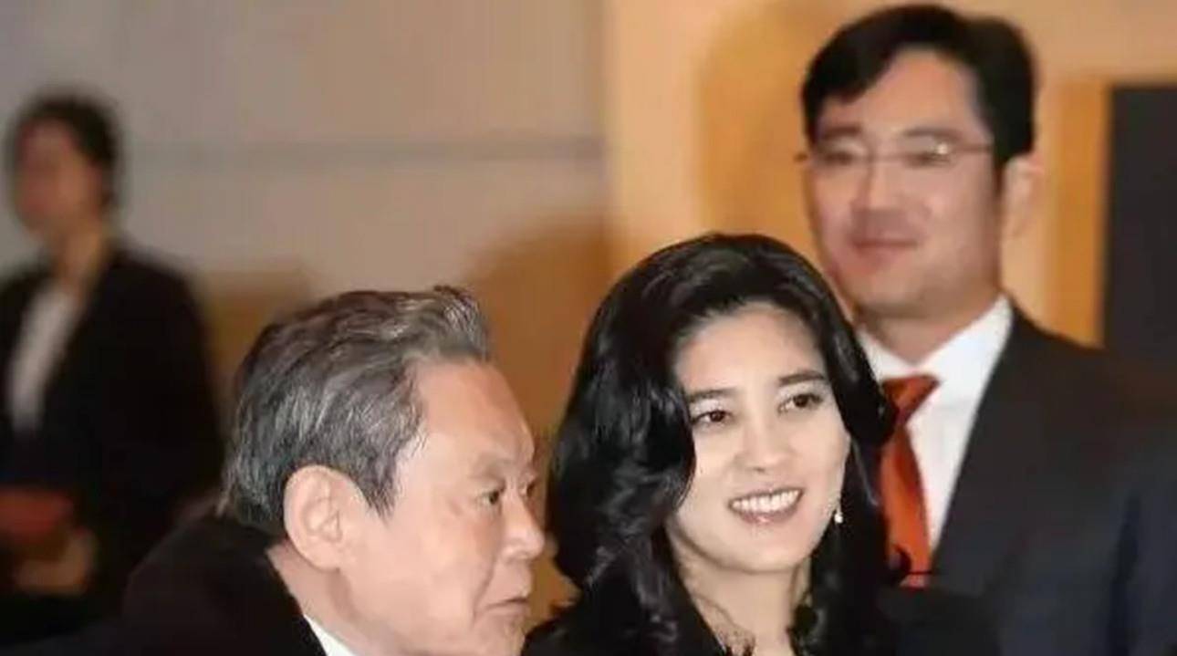 "三星公主"李富真:自愿嫁给保镖却惨遭家暴,离婚还要赔141亿_李健熙