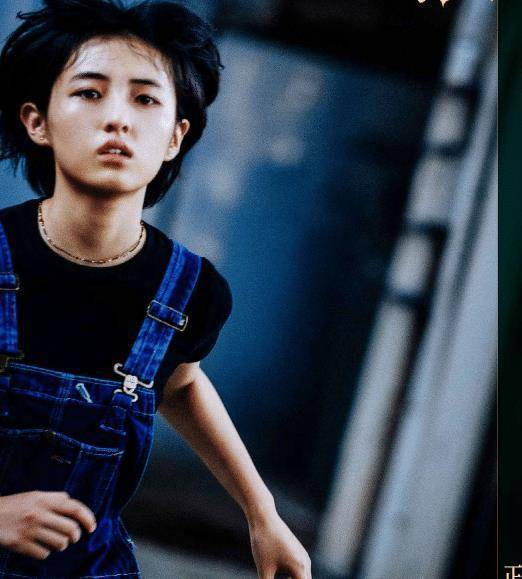 之前参加电影路演的时候,除了对票房的期待,粉丝还在现场对子枫妹妹