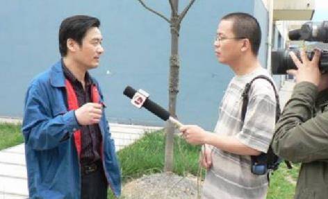 他遵守诺言去战友家尽孝,十年后娶战友妹妹为妻_方海鹰_兴龙_老人