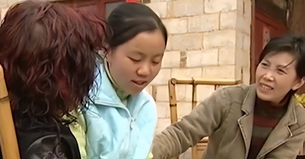 2018年贵州一件怪事,16岁女孩晕倒,醒来后写出神秘号码吓坏众人_吴琴