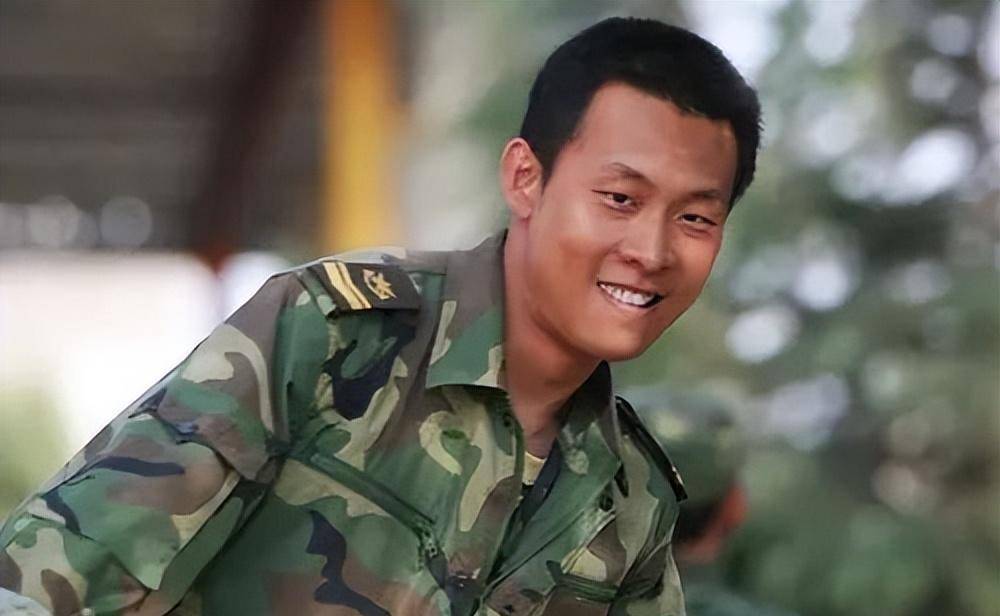 经历,让他再次看到了前进的方向2006年,张译得知昔日的话剧《士兵突击