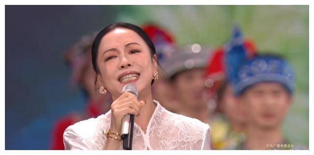 黄绮珊终于栽了跟头,李谷一的预言成真!难忘今宵一首败笔?