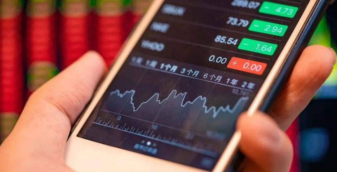 既然如此,她为什么不选择一条捷径呢!这让朱丽丽的心脏急速跳动起来.