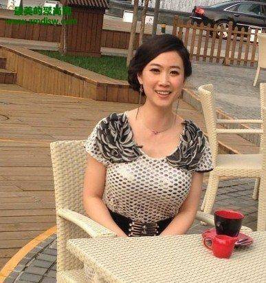 45岁的芙蓉姐姐:从万民嘲笑到人生赢家,如今颜值美到让人羡慕_北大