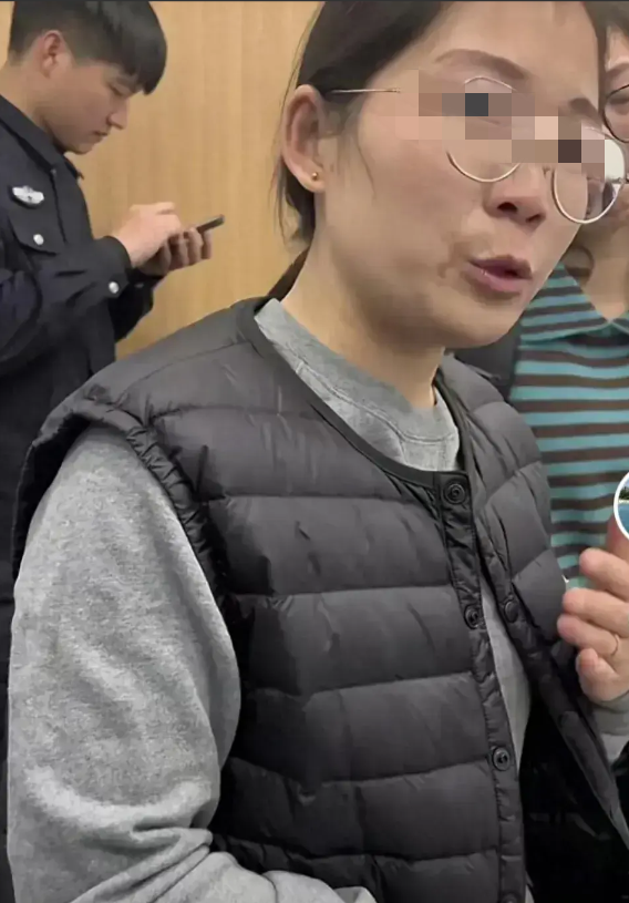 山东女孩亲生父亲并未拒绝认亲,她将为养父母养老送终_小赵_迟女士_商