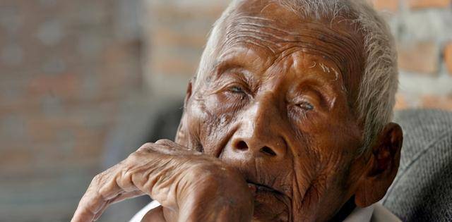 他出生时光绪还没出生,去世时特朗普也才刚当上总统_姆巴_戈多_生活