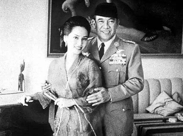 56岁苏加诺邂逅17岁少女,花三年娶到手,晚年被囚,她却远赴他国_黛薇