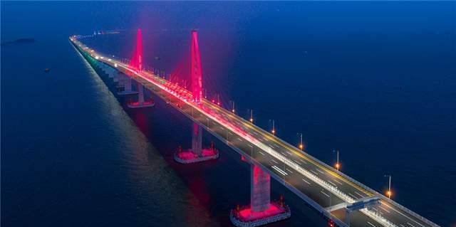 "港珠澳大桥"通车,莫言留下一题词,其题字却备受争议_建设_人工岛