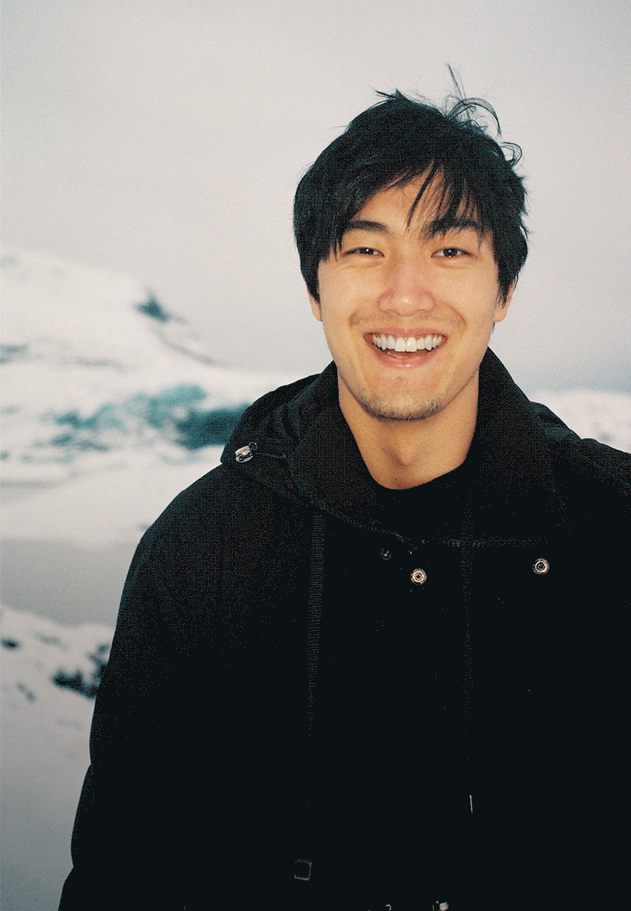 上海亭东影业有限公司联合出品,十一月执导,胡先煦,王彦霖等领衔主演