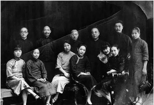 在从事了活跃几年的地下工作,郑毓秀也意识到,如果要救国救民,激进