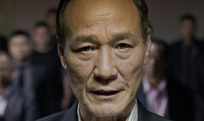 男子被黑社会骚扰,无奈报警,警方:搞笑吧,你爸就是黑社会老大_葛志雄