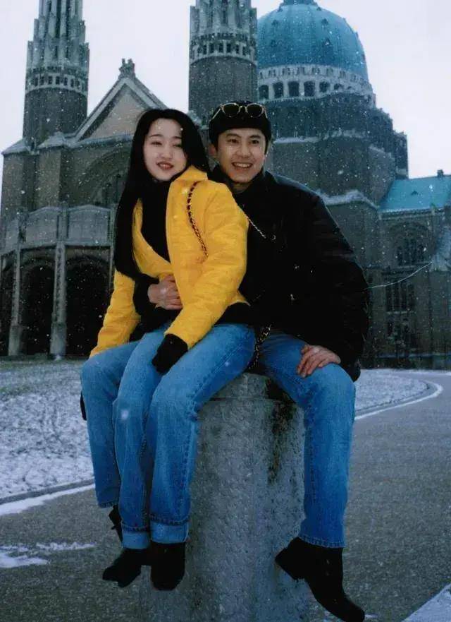 杨钰莹情史揭秘:前男友50岁仍魅力不减,新女友美到犯规!