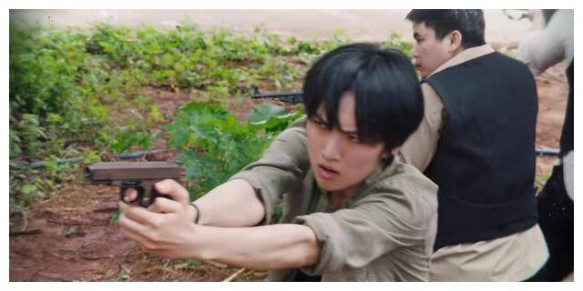 虎背熊腰,关系户,走路如猛汉,不得不收获的弃剧乔妆打扮_安娜_演技