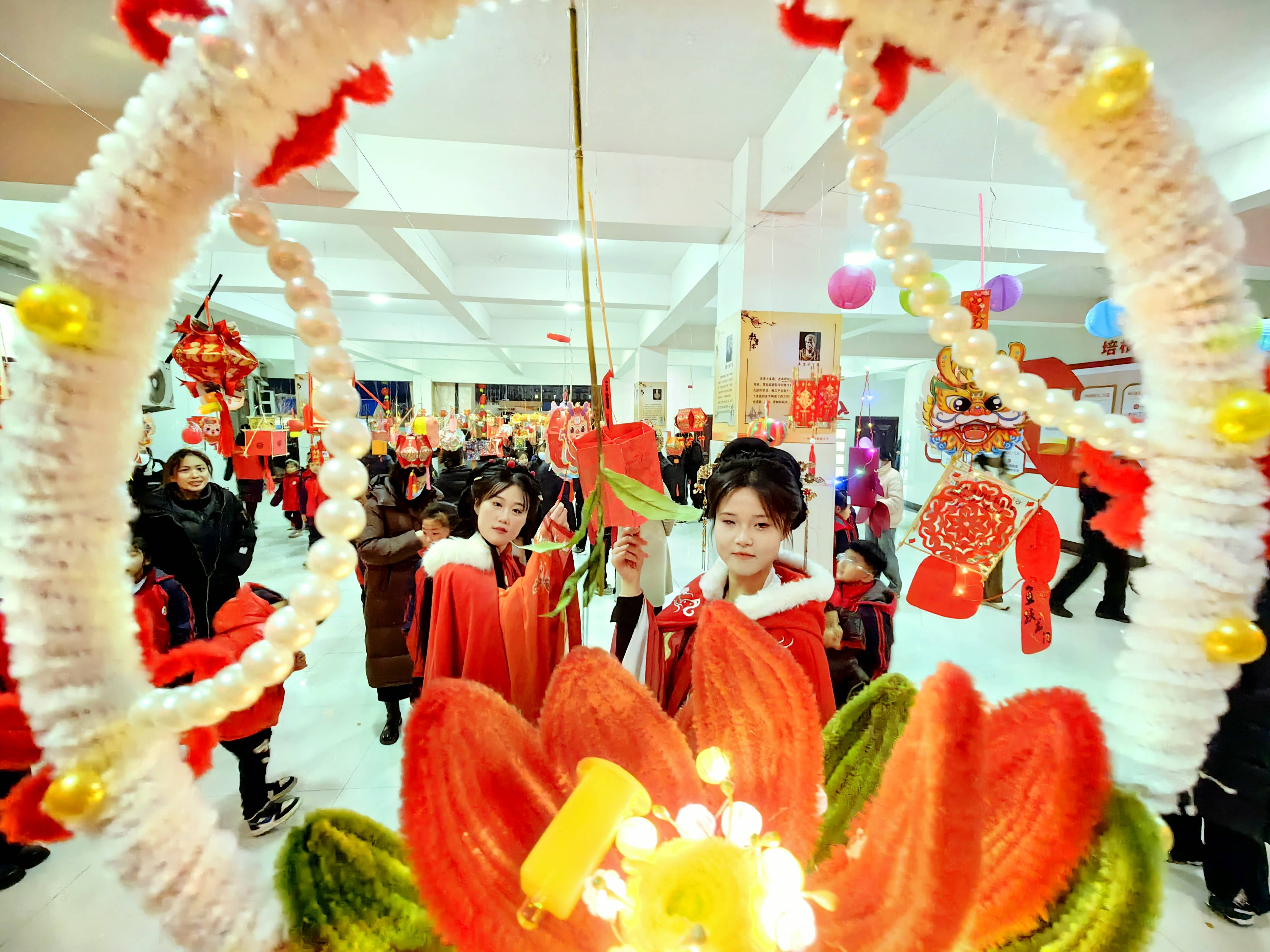 菏泽牡丹区润泽小学举办首届学生花灯展