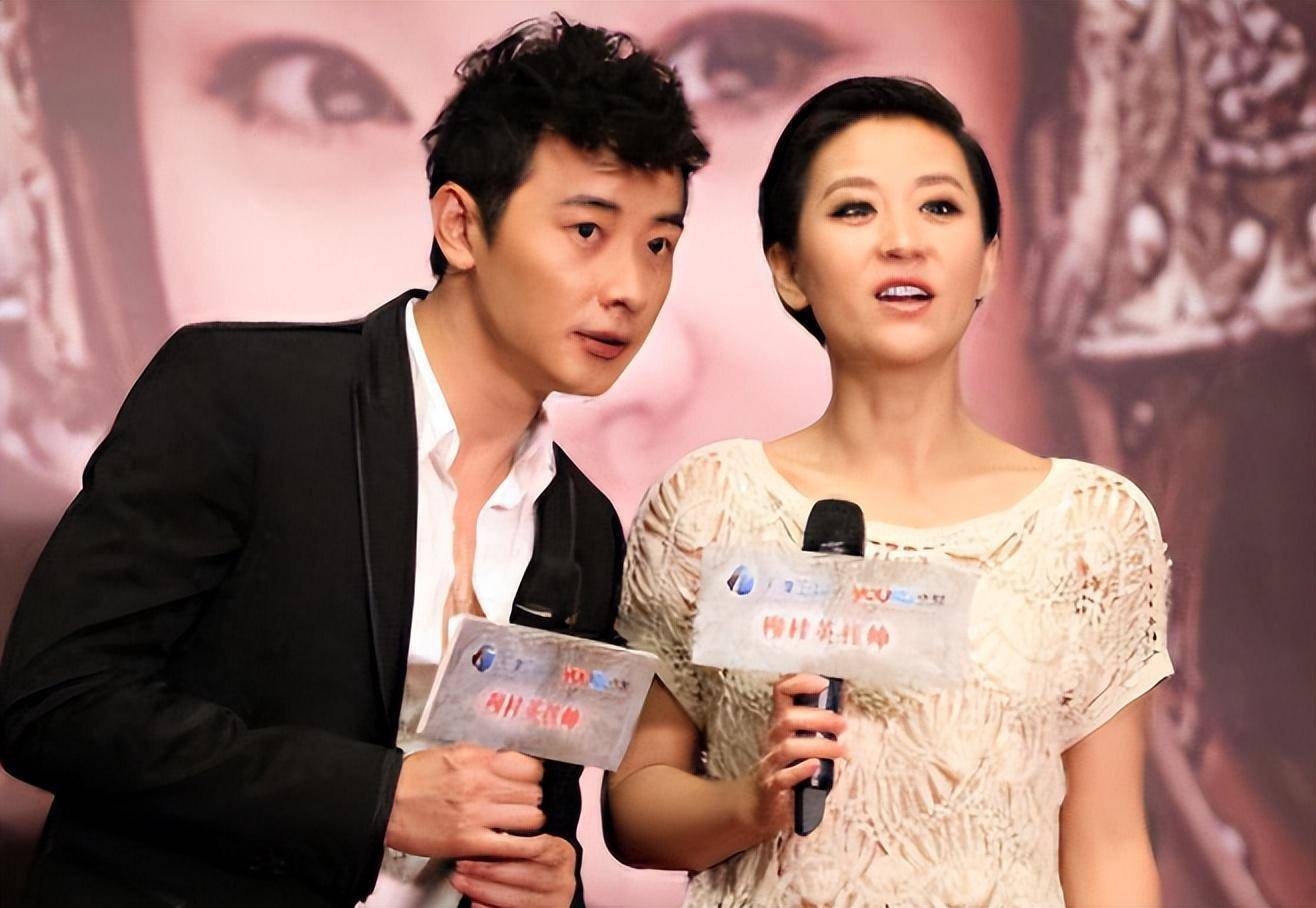 知名艺人苗圃庆生,大19岁富商老公送玫瑰,女儿清秀文静像妈妈_穆桂英