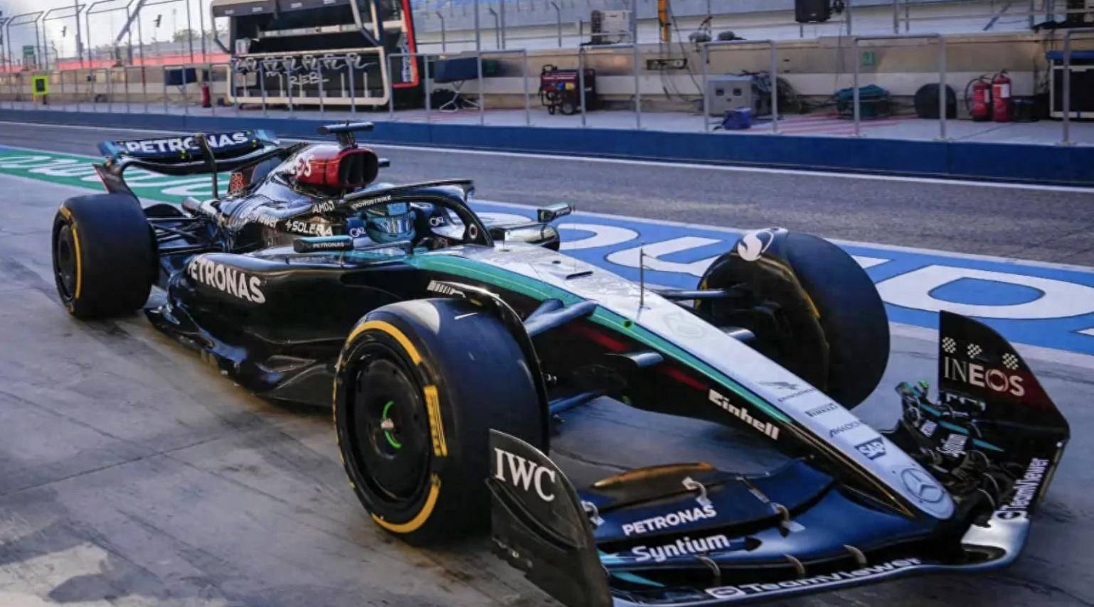 f1巴林冬测:梅赛德斯对前悬挂进行重大调整_赛车_位置_性能