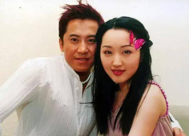 杨钰莹情史揭秘:前男友50岁仍魅力不减,新女友美到犯规!