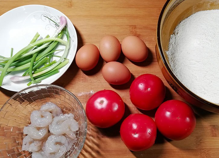 西红柿鸡蛋新吃法,早餐加它,馅料鲜嫩,孩子春天补钙补锌个子高_食用