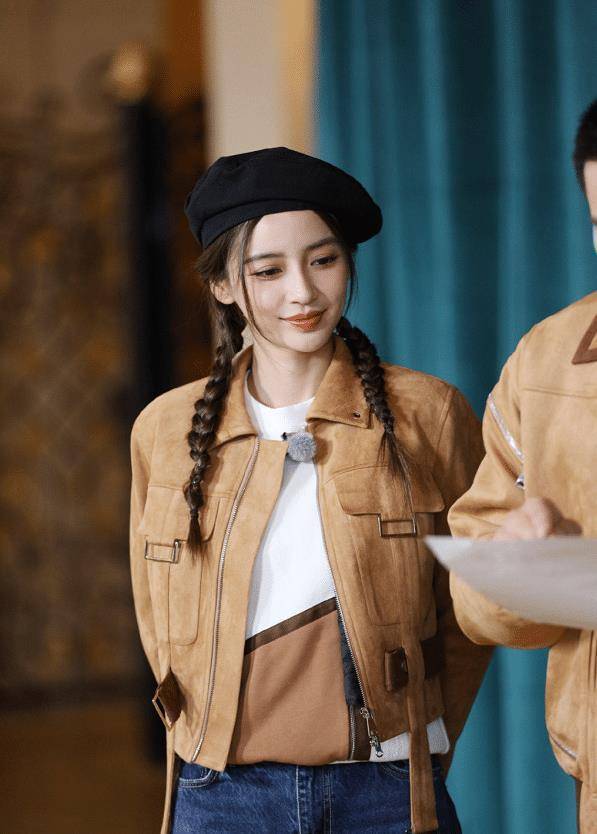 看看baby怎么穿,显高又显腿长_造型_杨颖吧_时尚