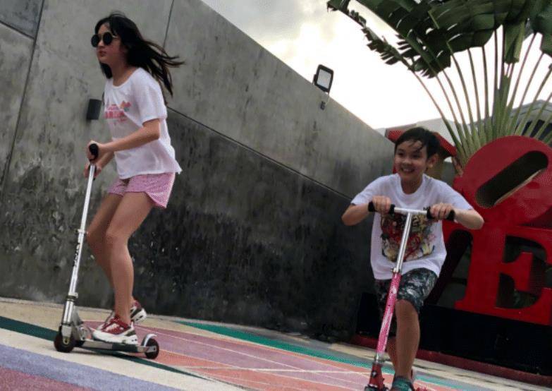 吴尊晒一家四口近照,妻子林丽吟低调出镜,neinei又白又瘦像妈妈_运动