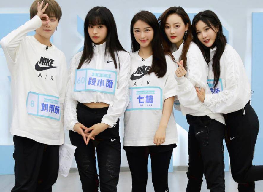 网传谢可寅高中照片,被大家质疑整容_实力_训练_节目