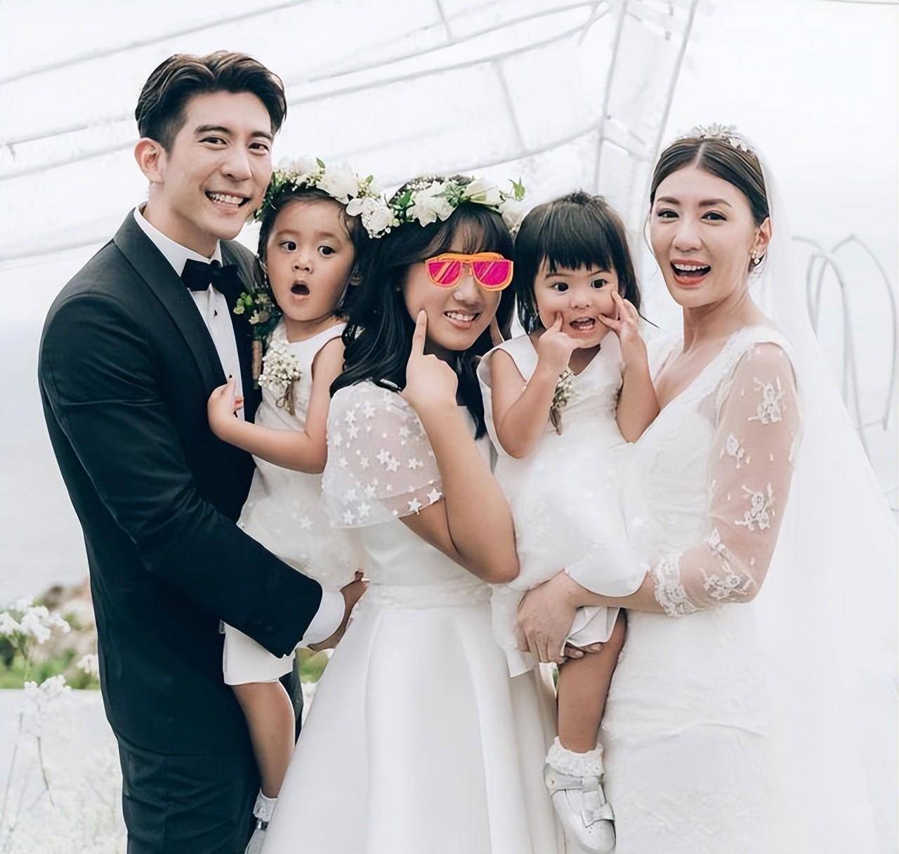 年,贾静雯再次怀孕了,并于2017年生下女儿bo妞,一家五口经常晒照片,很