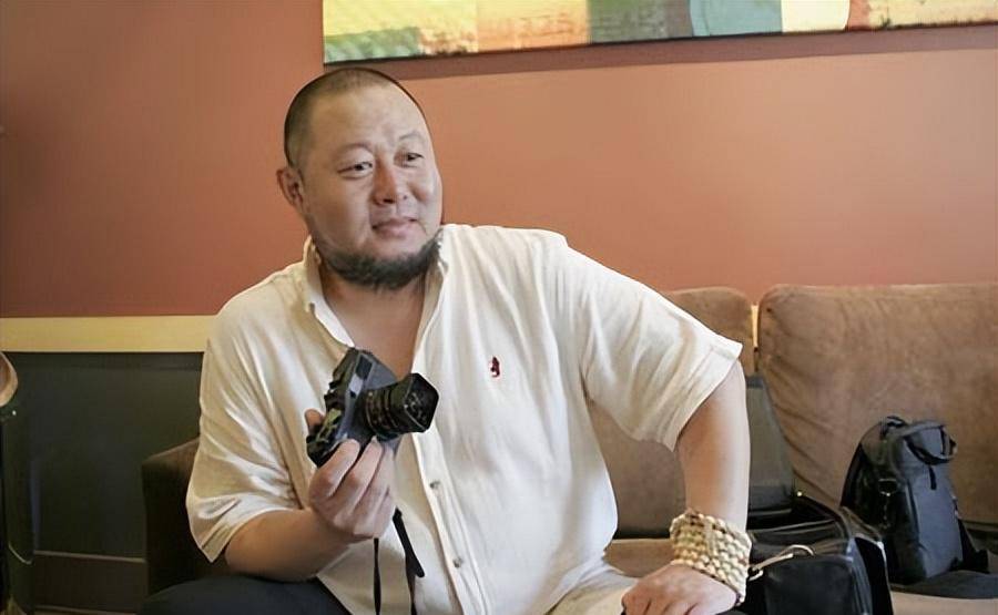 6位90年代爆火的男歌手:有人被砍,有人早逝,有人成"活佛"_郑智化