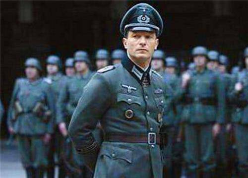 二战最帅气军装,出自一著名设计公司之手,如今成世界品牌五百强_雨果