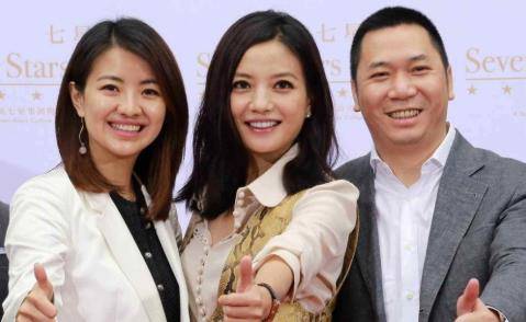 大部队,那么娱乐圈中也有很多是相亲结为夫妻的哦,像赵薇和丈夫黄有龙