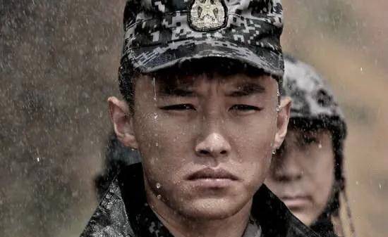 "眼线boy"代旭:努力搬砖12年无人问津如今却因一个表情包火了_角色