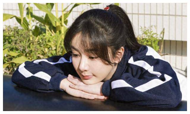 杨紫再遭"戏精"质疑,无法理解这个世界,深感困惑._青春_挑战_秦俊杰