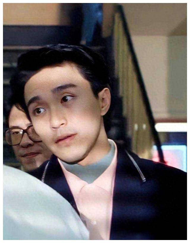多金帅气大龄男星,至今仍未婚,最年长已71岁._生活_成功_周星驰