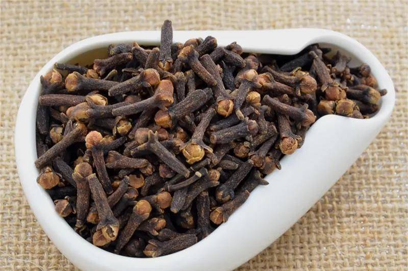 老师傅收藏30年的卤肉配方,不管卤啥肉,放入它们,保证味道纯正_香料