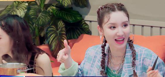 王一博故意反撩小宝,张萌追问原因,王一博:浪费他的时间_弟弟_battle