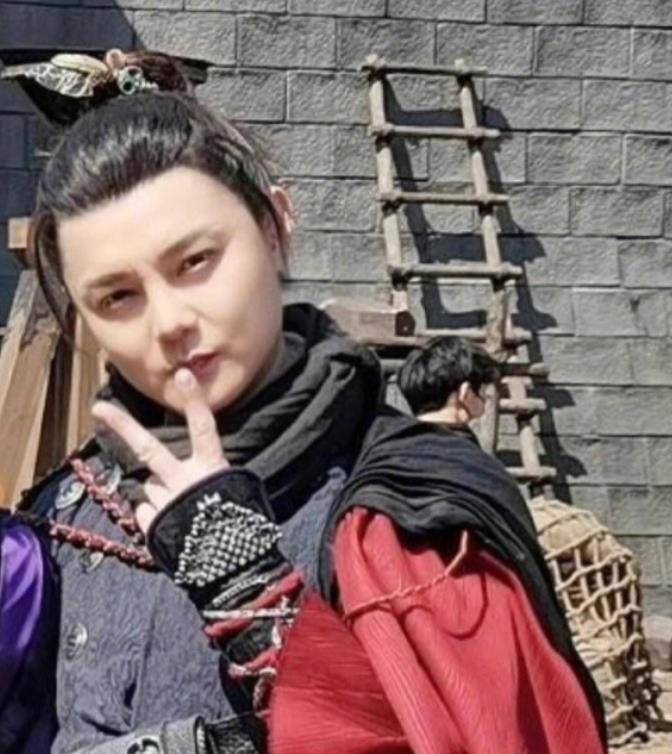 陈浩民装美毁童年,张鲁一被嘲没年轻过_黄晓明_尹正_少年