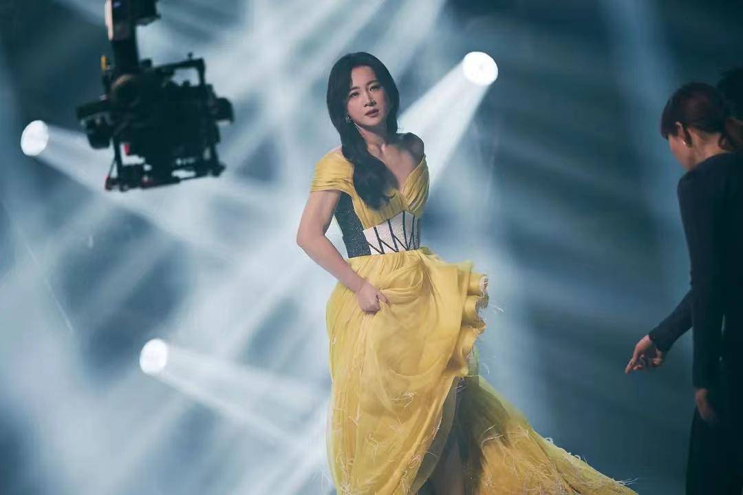 穿滑雪服霸气站山顶,暴瘦100斤大变样_电影_成功_显得