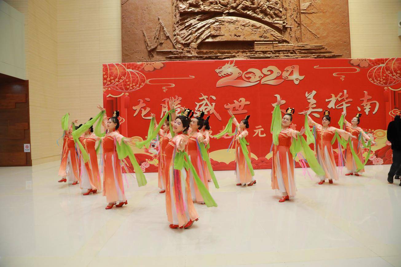 桦南县:张灯结彩共欢腾 情意浓浓闹元宵_活动_表演_群众