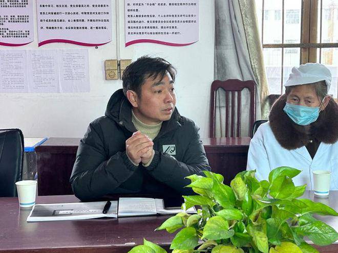 安全护学,落到食处——余干县三塘中心小学召开食堂从业人员培训会