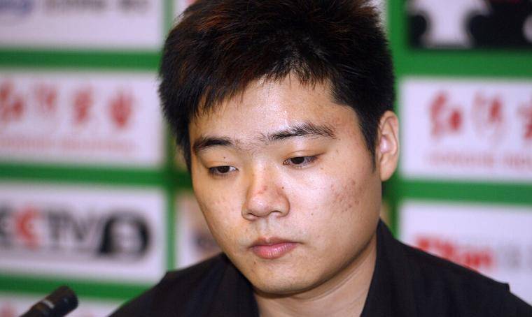 "台球神童"丁俊晖:母亲55岁因患病离去,娶大6岁富家女为妻