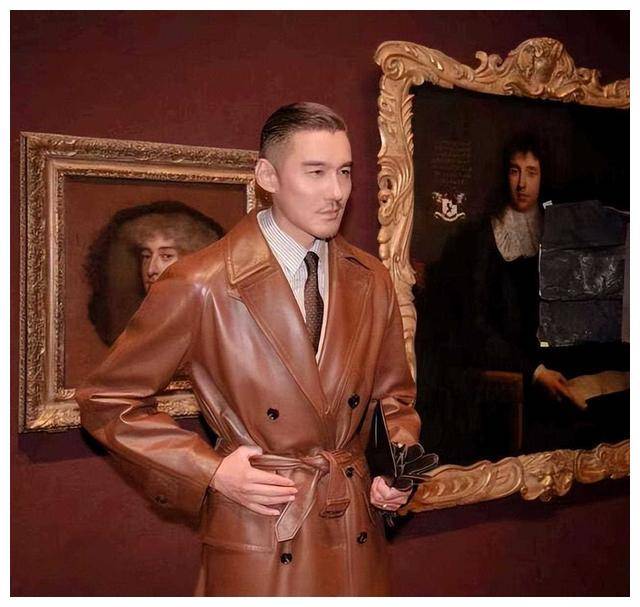 胡兵惊艳伦敦,吸引外国女子围观,惊叹不已,瞬间火了!_中国_明星_文化